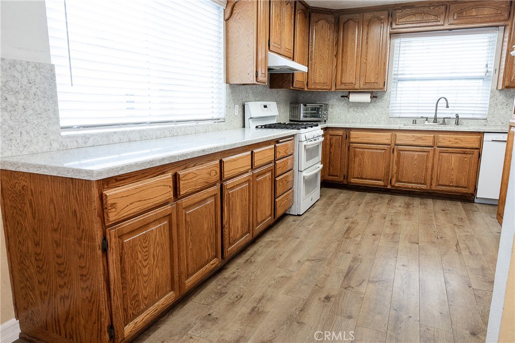 2454 Invar Court Simi Valley, CA 93065 - Photo 8 of 42 View of Kitchen