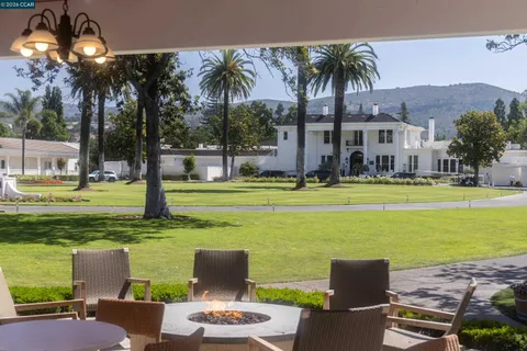$1,275,000 | 850 Acorn Way, Napa, CA 94558