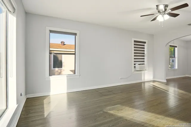 $2,000 | 2375 West Mulberry Avenue, San Antonio, TX 78201