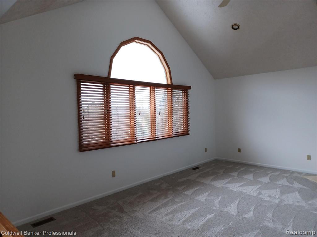 6505 Ridgeview Drive Clarkston, MI 48346 - Photo 13 of 38