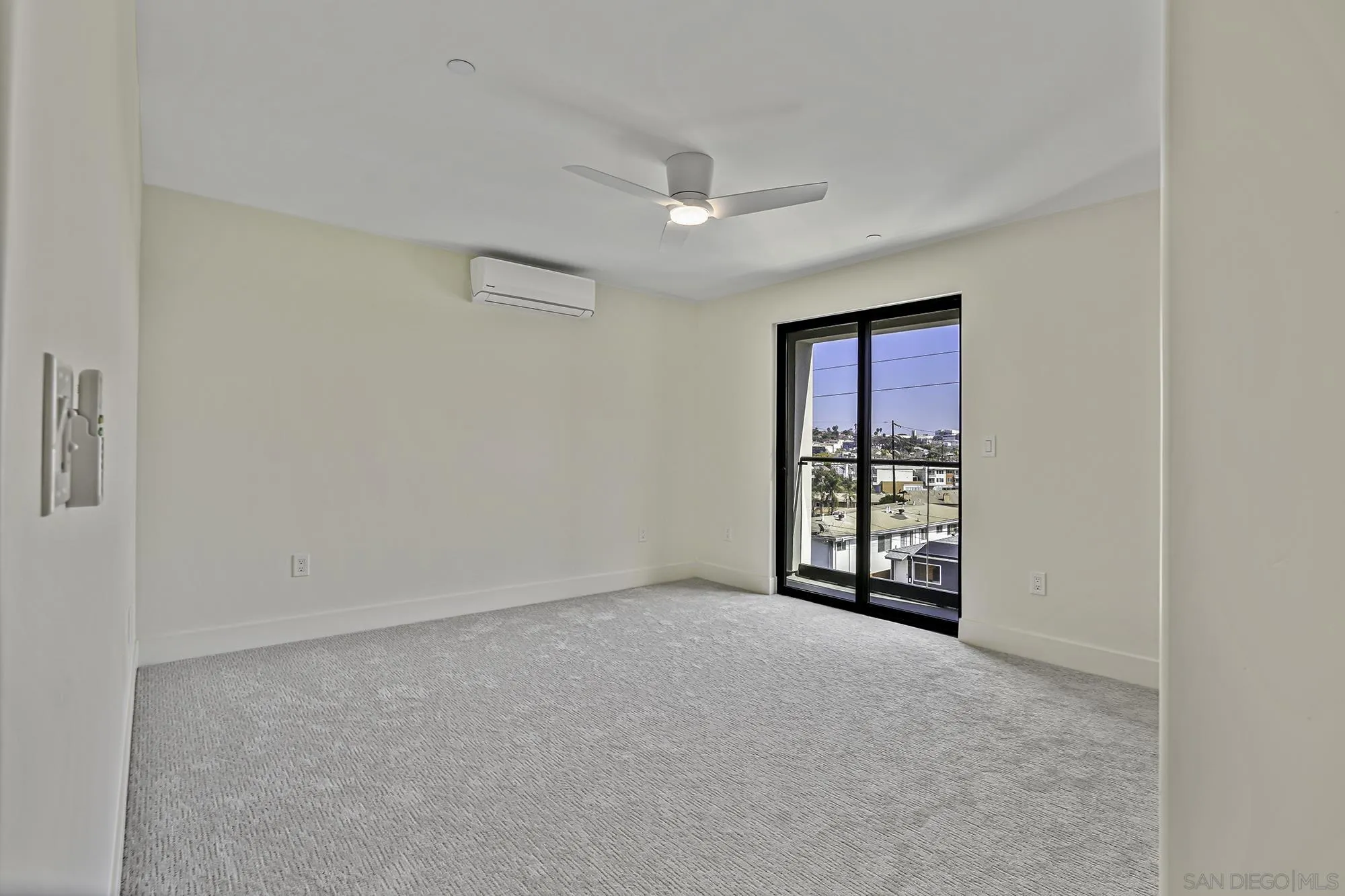 2124 San Clemente Street San Diego, CA 92107 - Photo 21 of 22 an empty room with windows and closet
