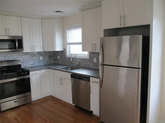 $2,900 | 15 Alice Court, East Rockaway, NY 11518