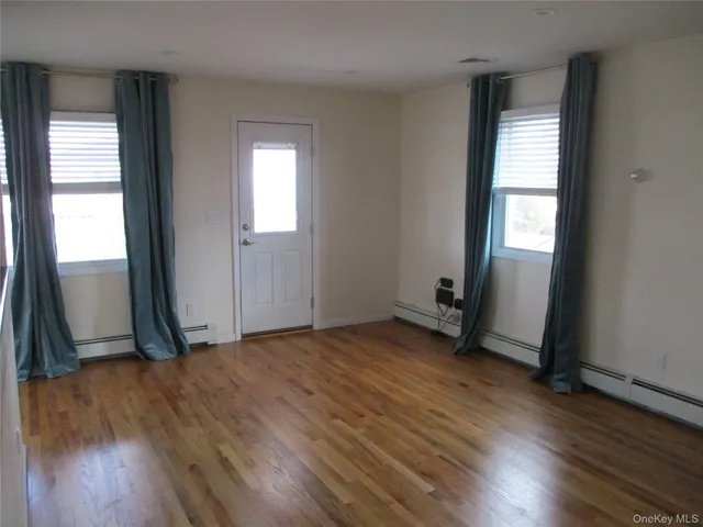 $2,900 | 15 Alice Court, East Rockaway, NY 11518