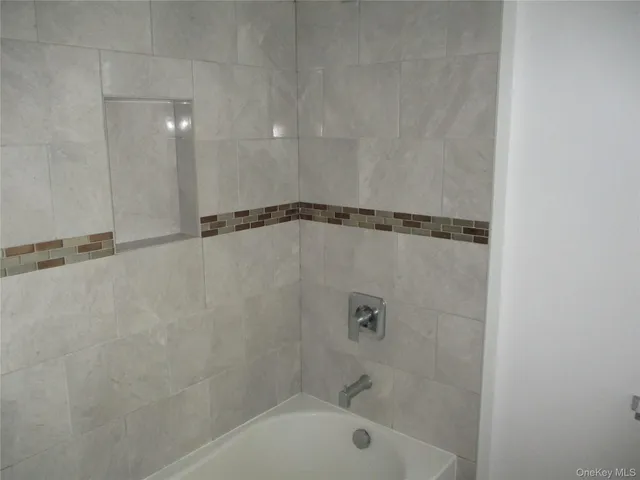 $2,900 | 15 Alice Court, East Rockaway, NY 11518