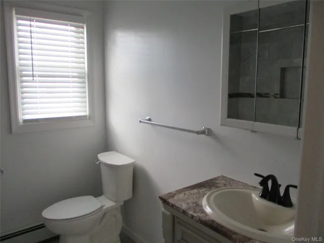 $2,900 | 15 Alice Court, East Rockaway, NY 11518