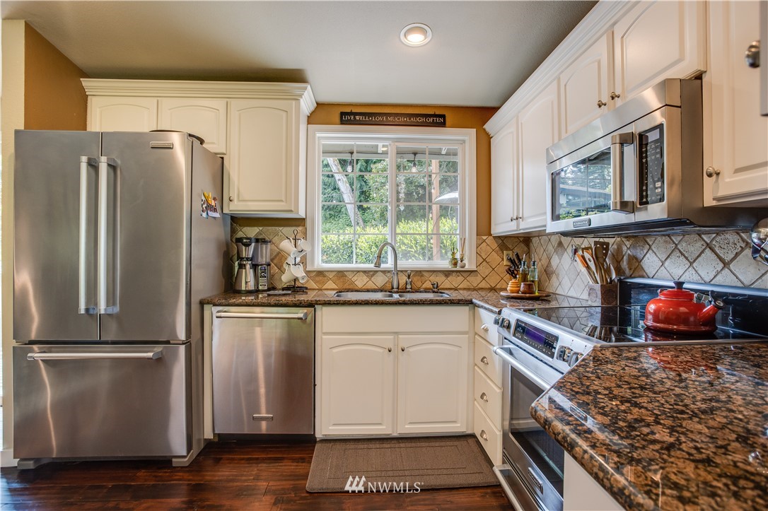 9624 125th Place Southeast Renton, WA 98056 - Photo 11 of 34 Gallery Image 11