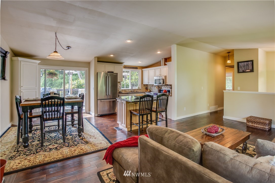 9624 125th Place Southeast Renton, WA 98056 - Photo 8 of 34 Gallery Image 8