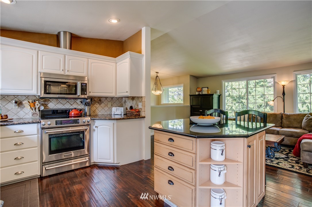 9624 125th Place Southeast Renton, WA 98056 - Photo 9 of 34 Gallery Image 9