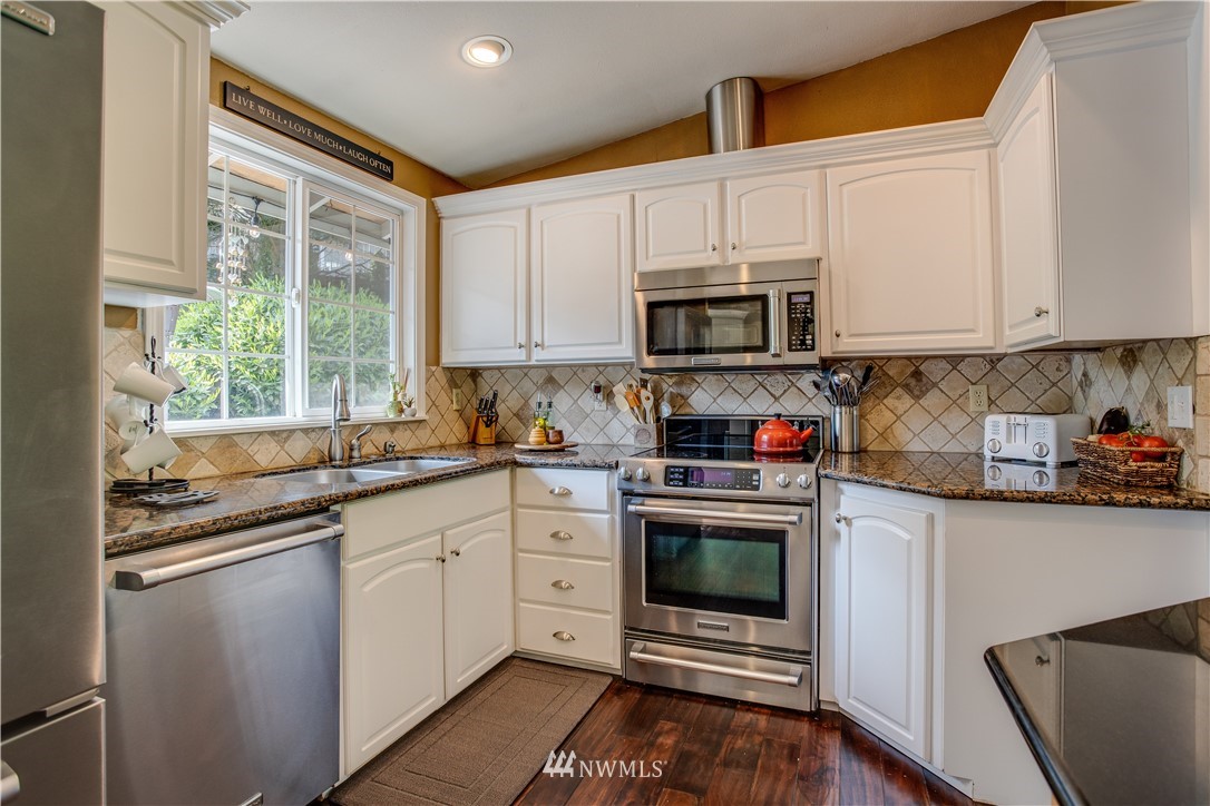 9624 125th Place Southeast Renton, WA 98056 - Photo 10 of 34 Gallery Image 10