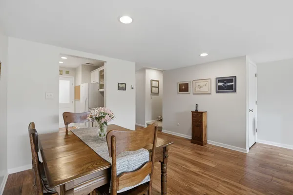 $320,000 | 610 Peninsula Court, Ann Arbor, MI 48105