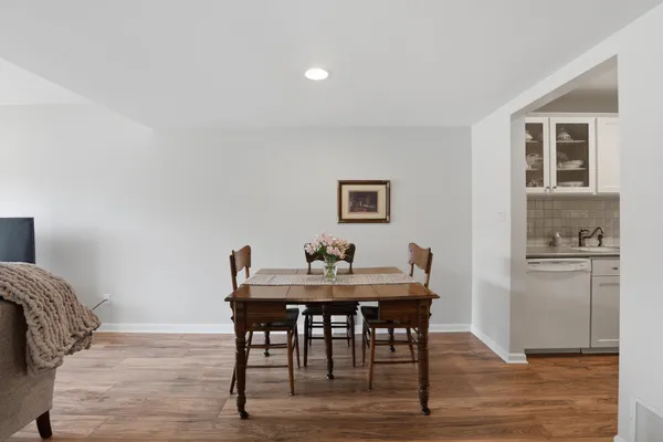$320,000 | 610 Peninsula Court, Ann Arbor, MI 48105
