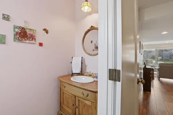 $320,000 | 610 Peninsula Court, Ann Arbor, MI 48105