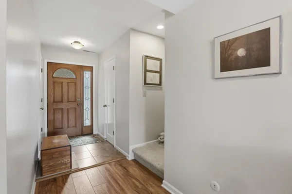 $320,000 | 610 Peninsula Court, Ann Arbor, MI 48105