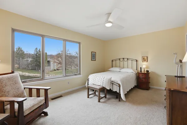 $320,000 | 610 Peninsula Court, Ann Arbor, MI 48105