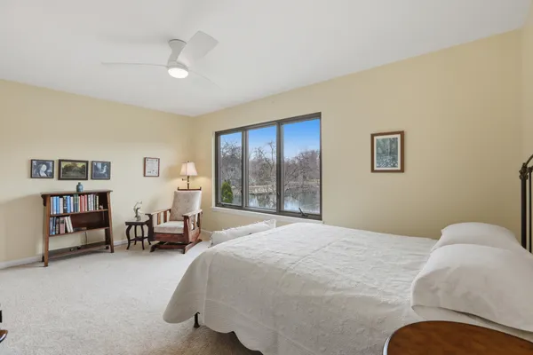 $320,000 | 610 Peninsula Court, Ann Arbor, MI 48105