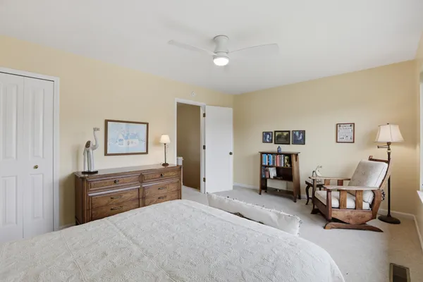 $320,000 | 610 Peninsula Court, Ann Arbor, MI 48105