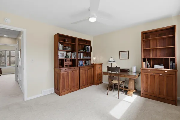 $320,000 | 610 Peninsula Court, Ann Arbor, MI 48105