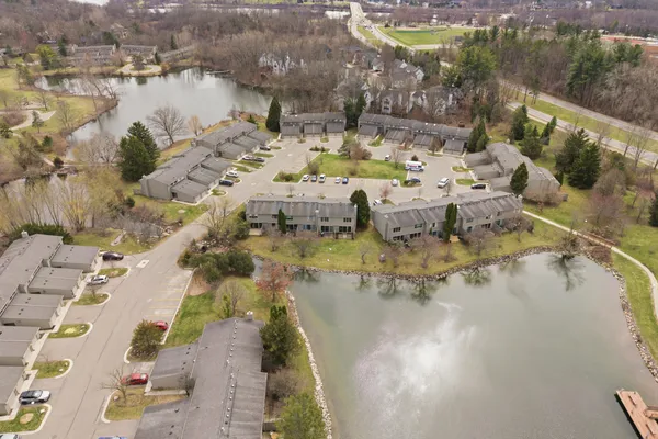 $320,000 | 610 Peninsula Court, Ann Arbor, MI 48105