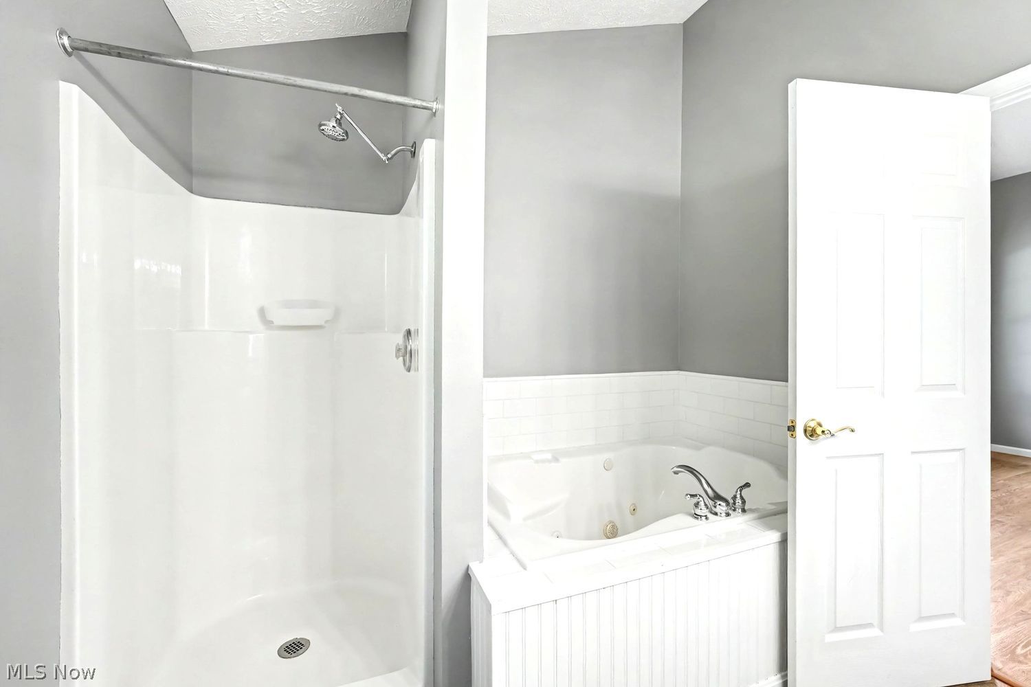 2044 Haines Road Madison, OH 44057 - Photo 12 of 24 Primary's Bath