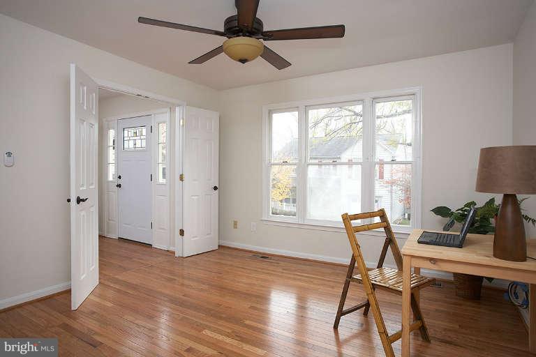 124 Snowy Owl Drive Silver Spring, MD 20901 - Photo 16 of 30 Office/Den