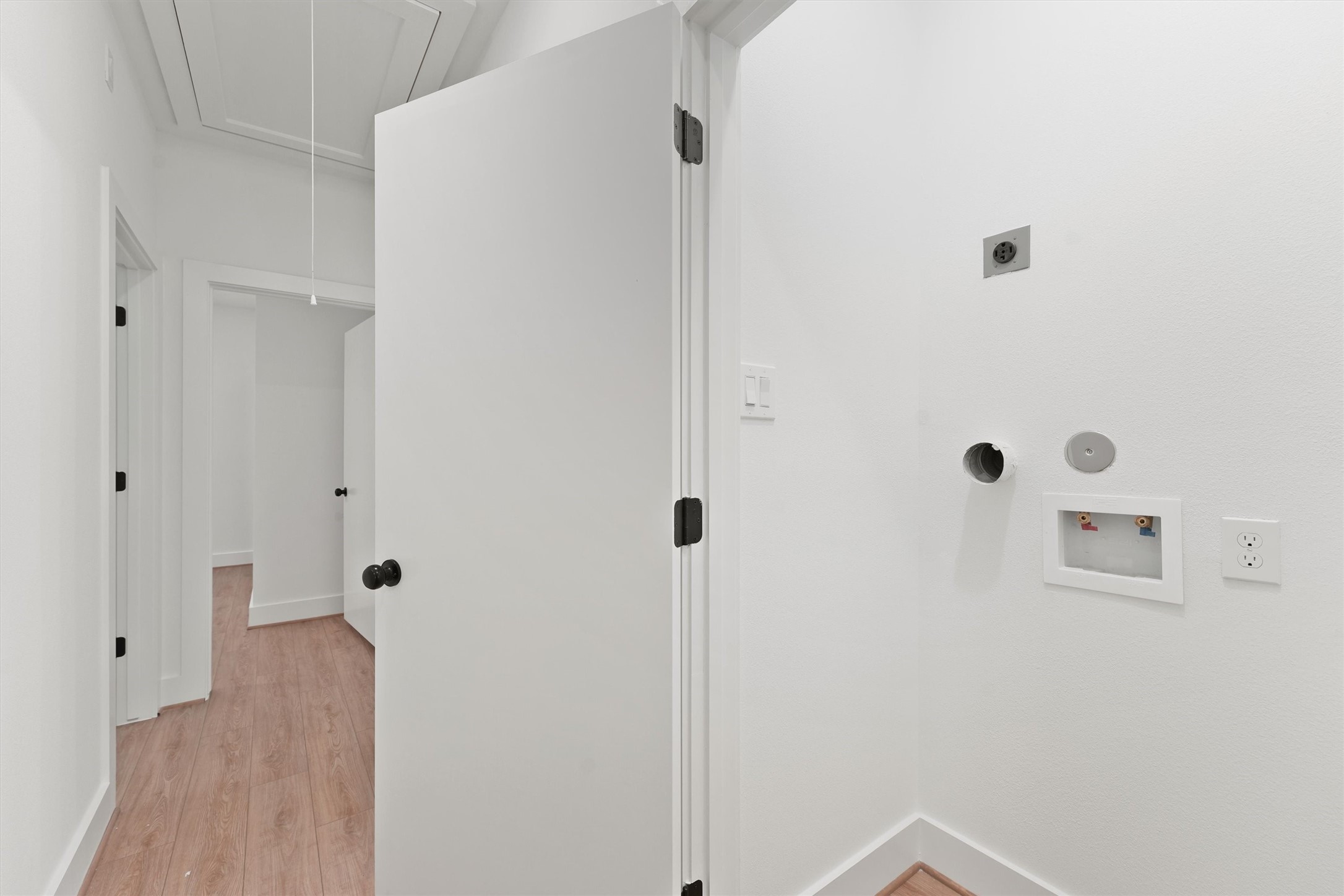 407 Calloway Street, Unit AB Houston, TX 77029 - Photo 15 of 19 a bathroom with a shower