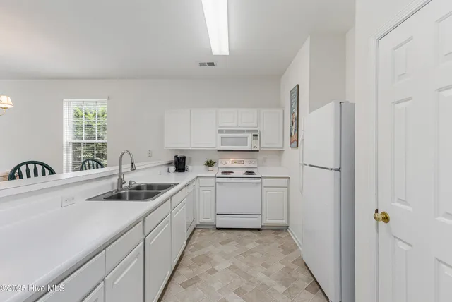 $244,500 | 882 Great Egret Circle Southwest, Unit B, Sunset Beach, NC 28468