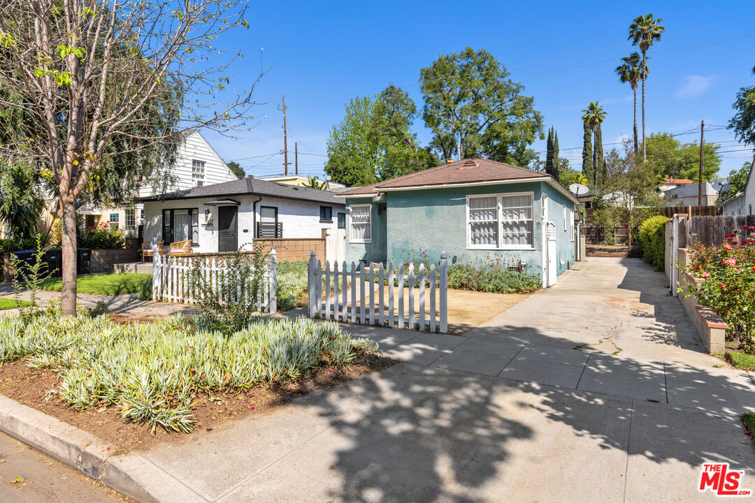 425 West Riverside Drive Burbank, CA 91506 - Photo 1 of 20