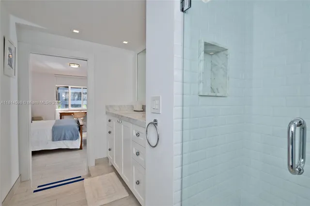 a en suite bathroom with a shower