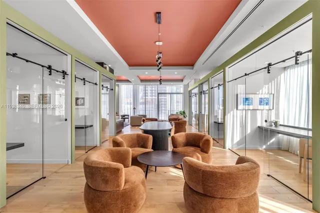 $4,700 | 11 Northeast 6th Street, Unit 1607, Miami, FL 33132