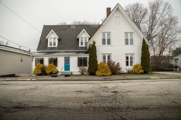 $289,900 | 21 Bridge Street, Lewiston, ME 04240