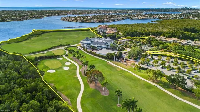 a view of a tennis court