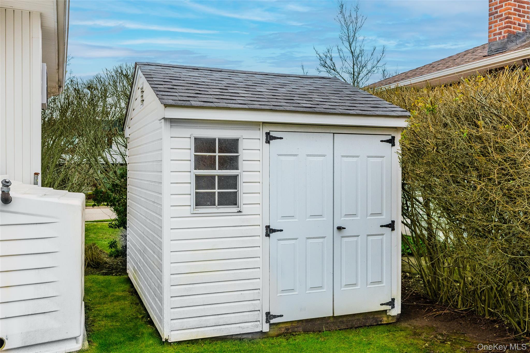 18 Roxbury Avenue Plainview, NY 11803 - Photo 20 of 23 View of shed