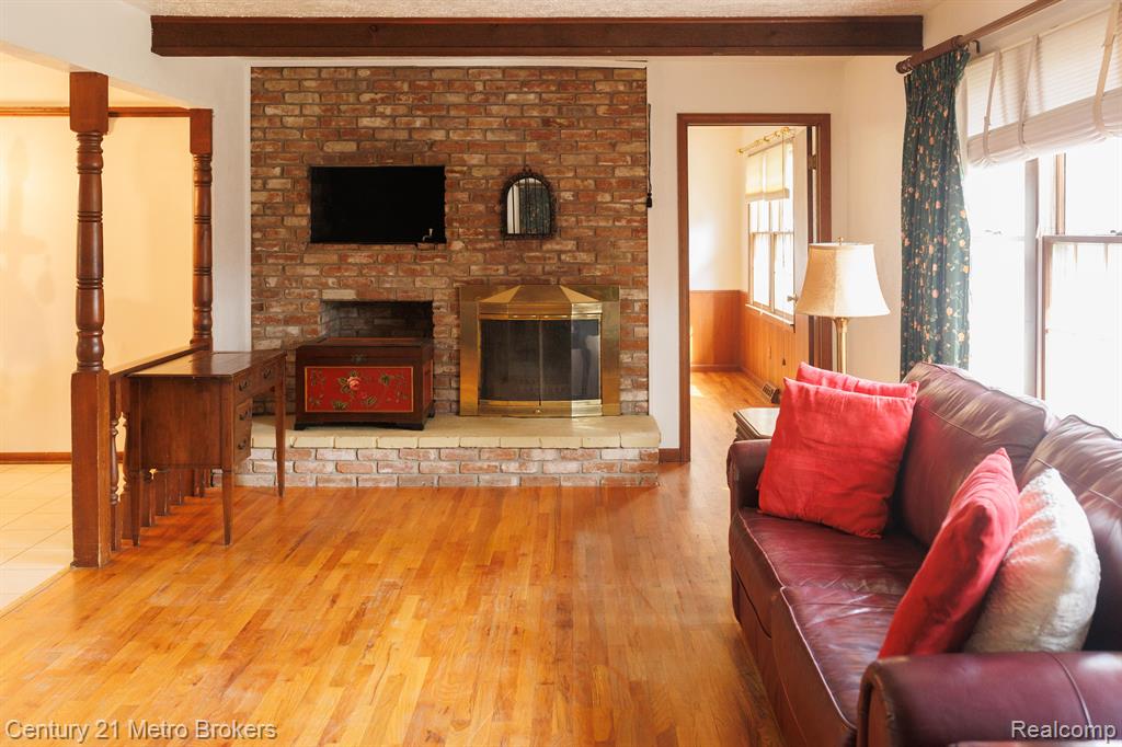 5444 Provincial Road Grand Blanc, MI 48439 - Photo 3 of 22 Gallery Image 3