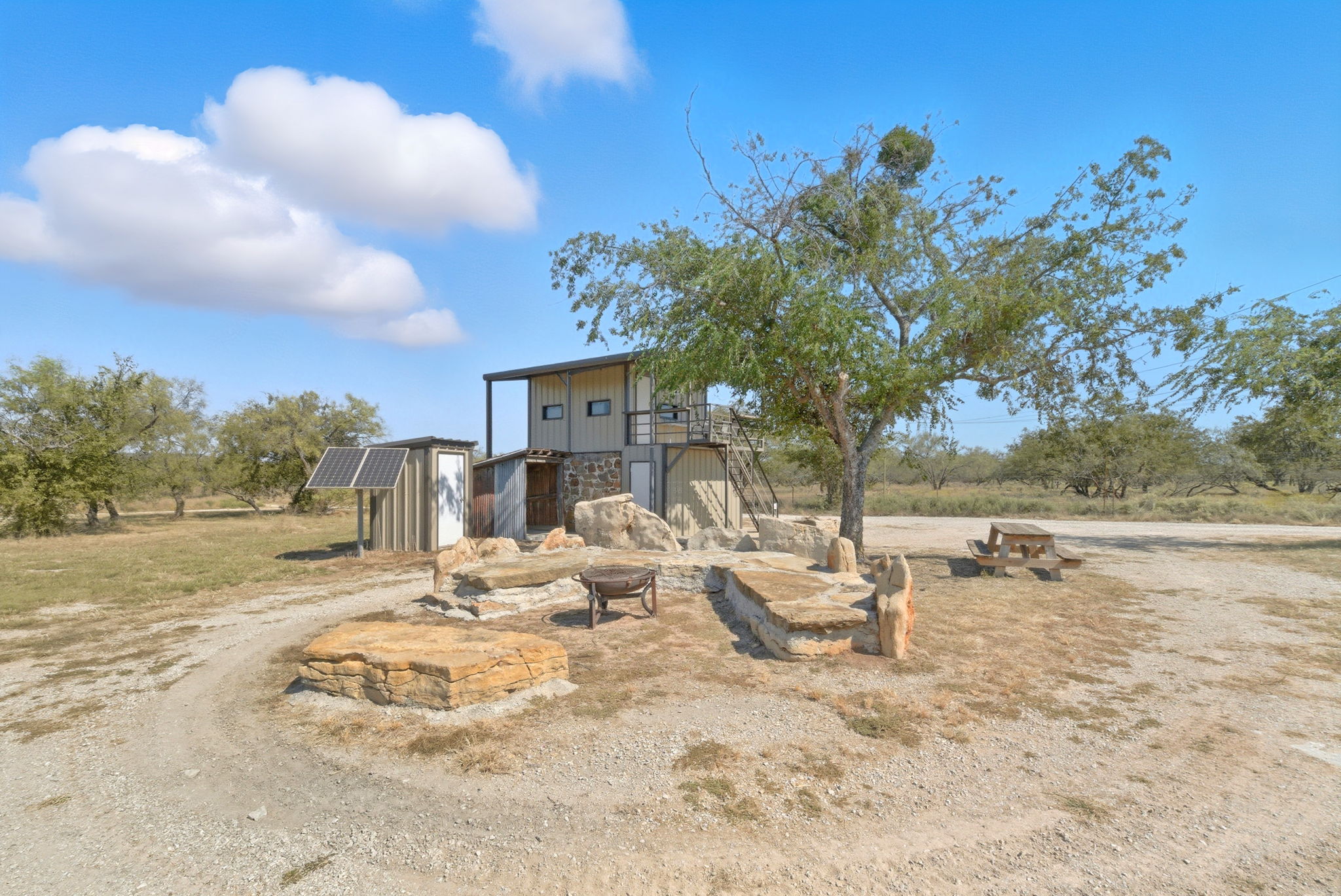 4636 Halsell Ranch Road Jacksboro, TX 76458 - Photo 27 of 39 a view of a backyard of the house