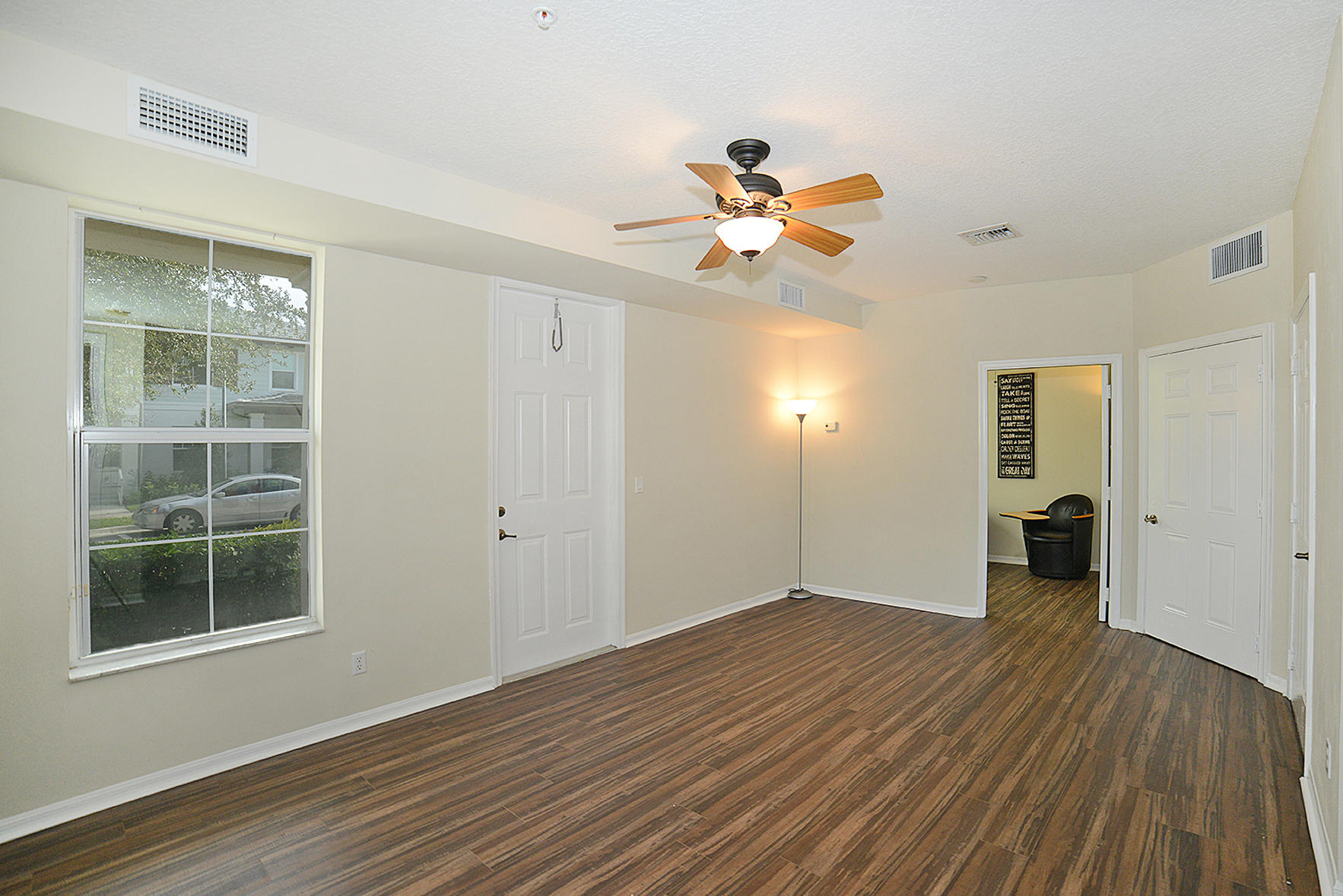 4286 West Main Street Jupiter, FL 33458 - Photo 3 of 30 Live Work Large Room