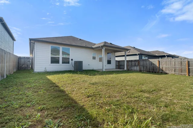 $1,750 | 10243 Band Wagon, Converse, TX 78109