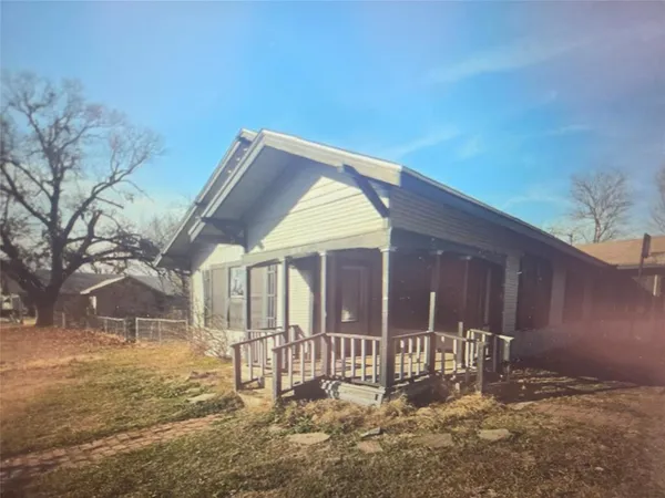 $1,300 | 508 Allen Avenue, Bonham, TX 75418