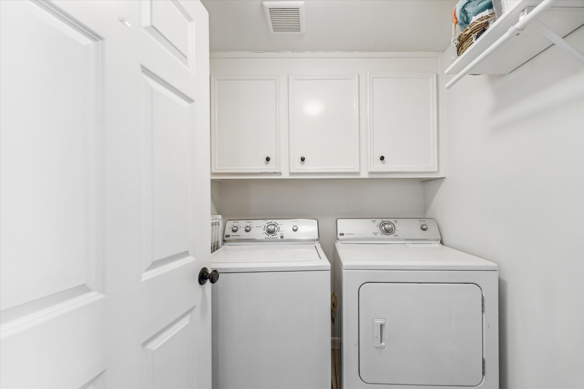 920 Cohn Street Houston, TX 77007 - Photo 20 of 24 Laundry on 2nd floor