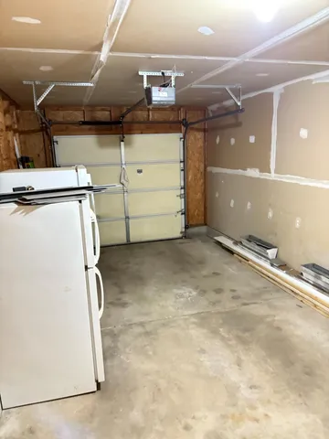 $259,900 | 182 Hunters Lane Northeast, Unit 56, Rockford, MI 49341