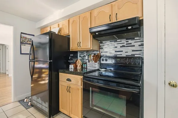 $439,000 | 57 Warren Avenue, Tiverton, RI 02878