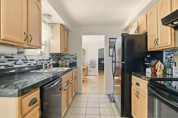 $439,000 | 57 Warren Avenue, Tiverton, RI 02878