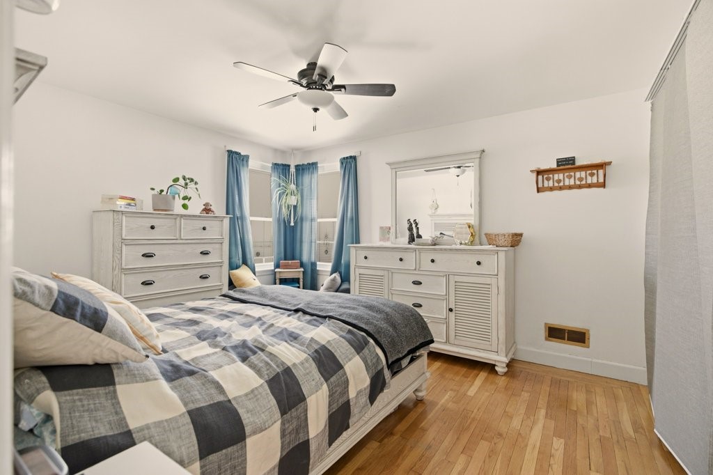 57 Warren Avenue Tiverton, RI 02878 - Photo 21 of 37
