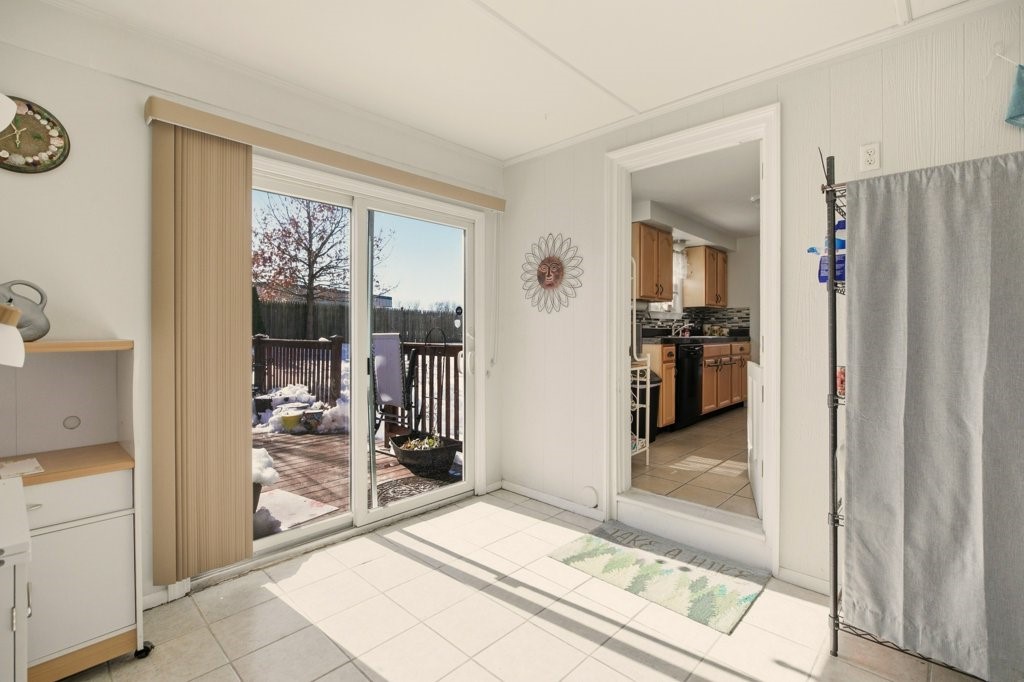 57 Warren Avenue Tiverton, RI 02878 - Photo 24 of 37