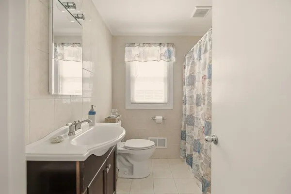 $439,000 | 57 Warren Avenue, Tiverton, RI 02878