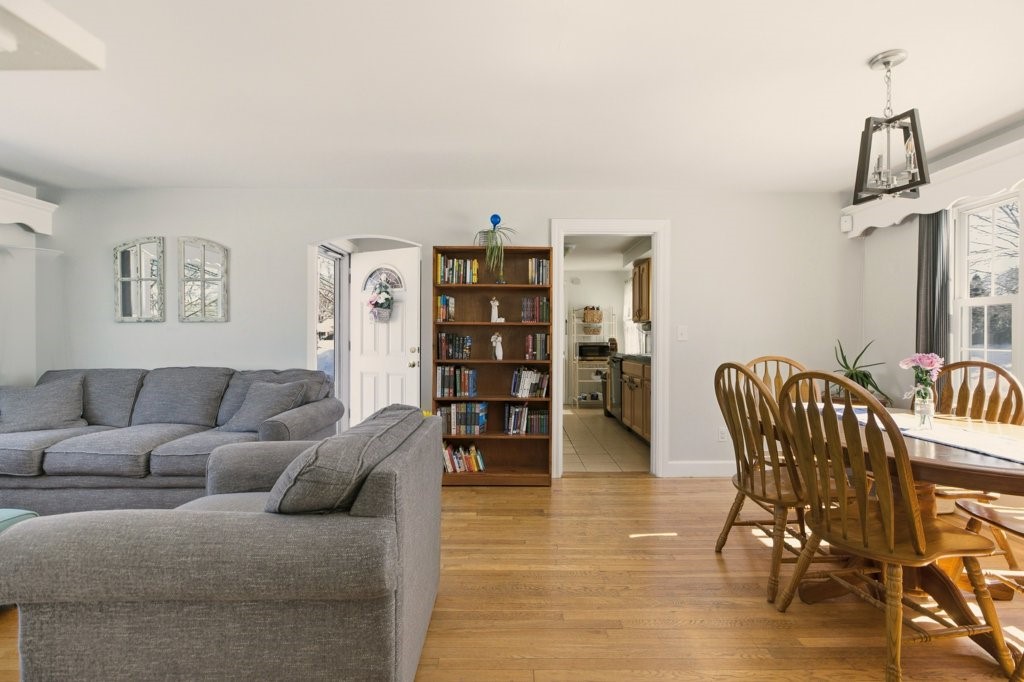 57 Warren Avenue Tiverton, RI 02878 - Photo 6 of 37