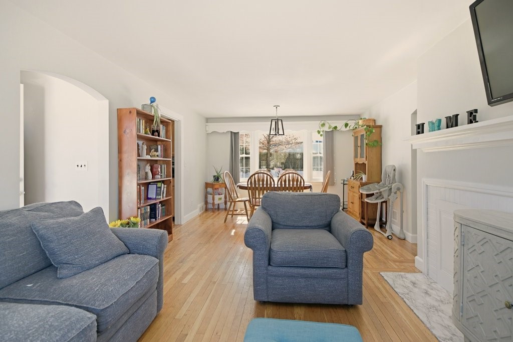 57 Warren Avenue Tiverton, RI 02878 - Photo 8 of 37
