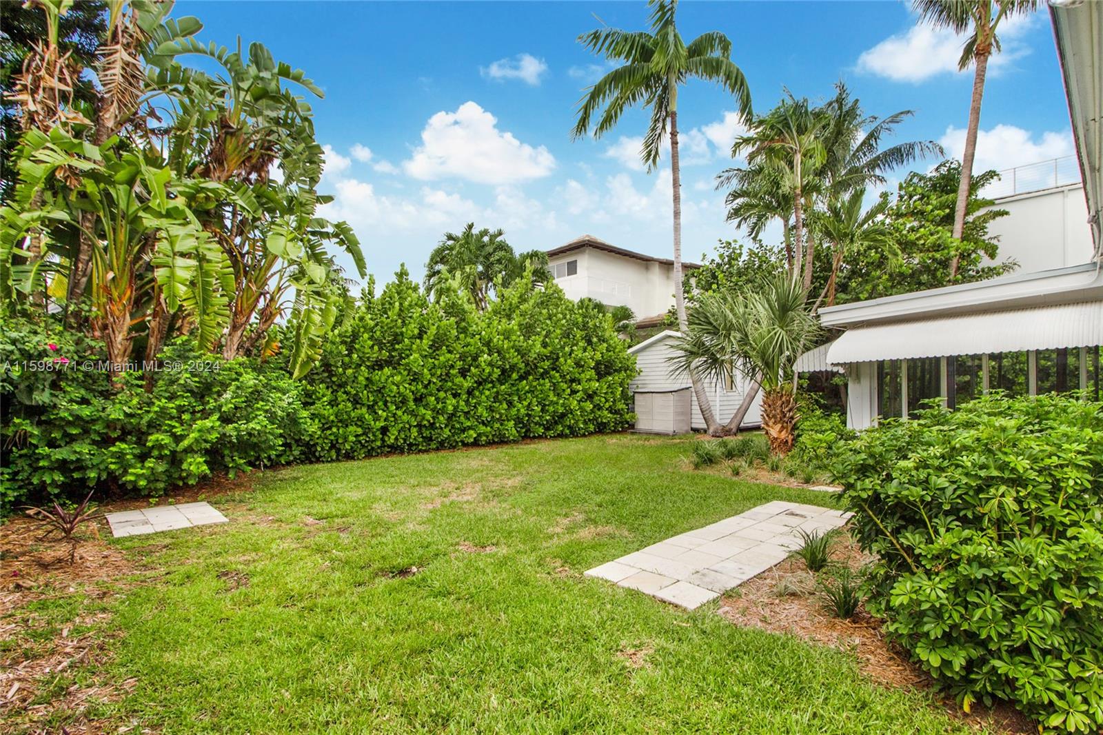 442 Warren Lane Key Biscayne, FL 33149 - Photo 12 of 13 Gallery Image 12