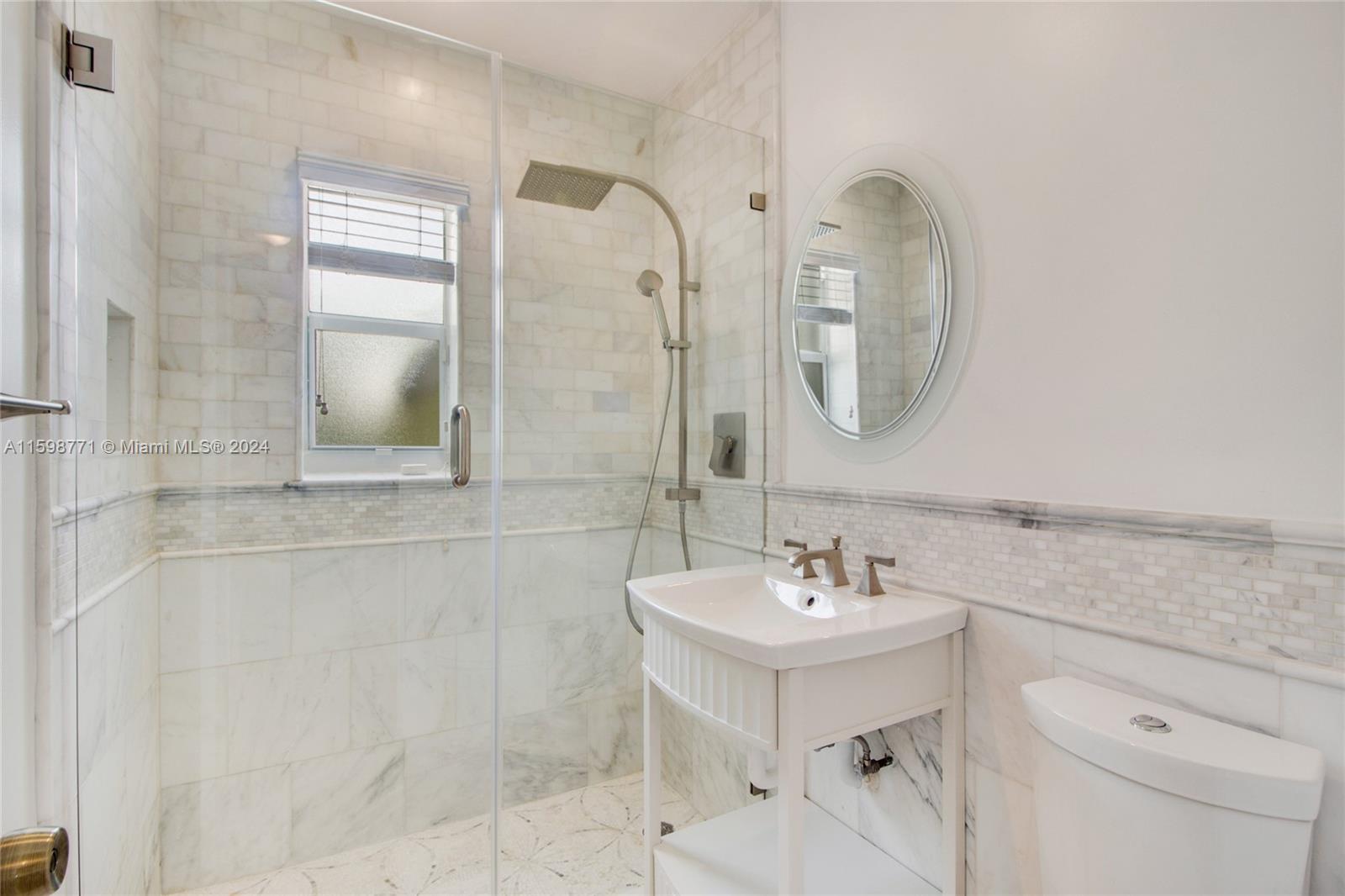442 Warren Lane Key Biscayne, FL 33149 - Photo 8 of 13 Gallery Image 8
