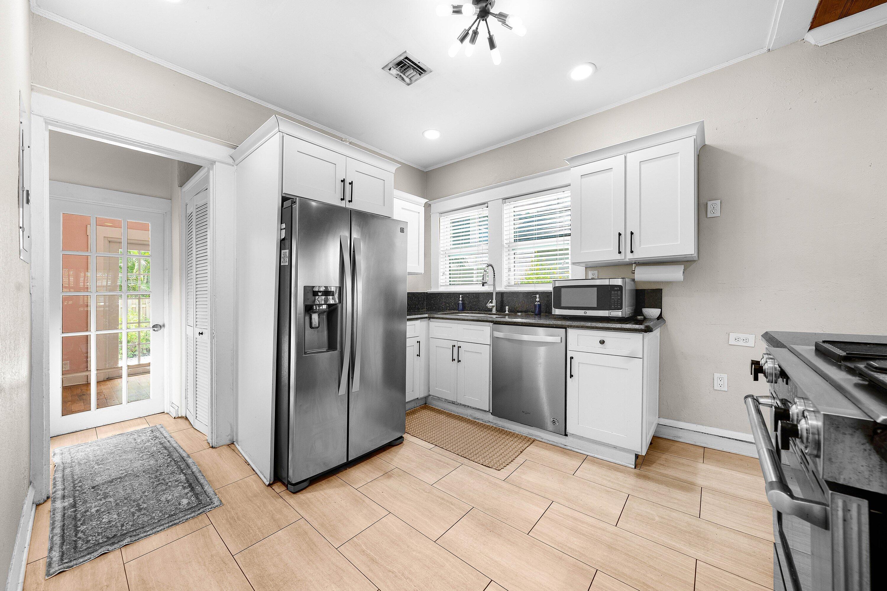 220 Malverne Road West Palm Beach, FL 33405 - Photo 8 of 26 008-220MalverneRoad-WestPalmBeach-FL-334