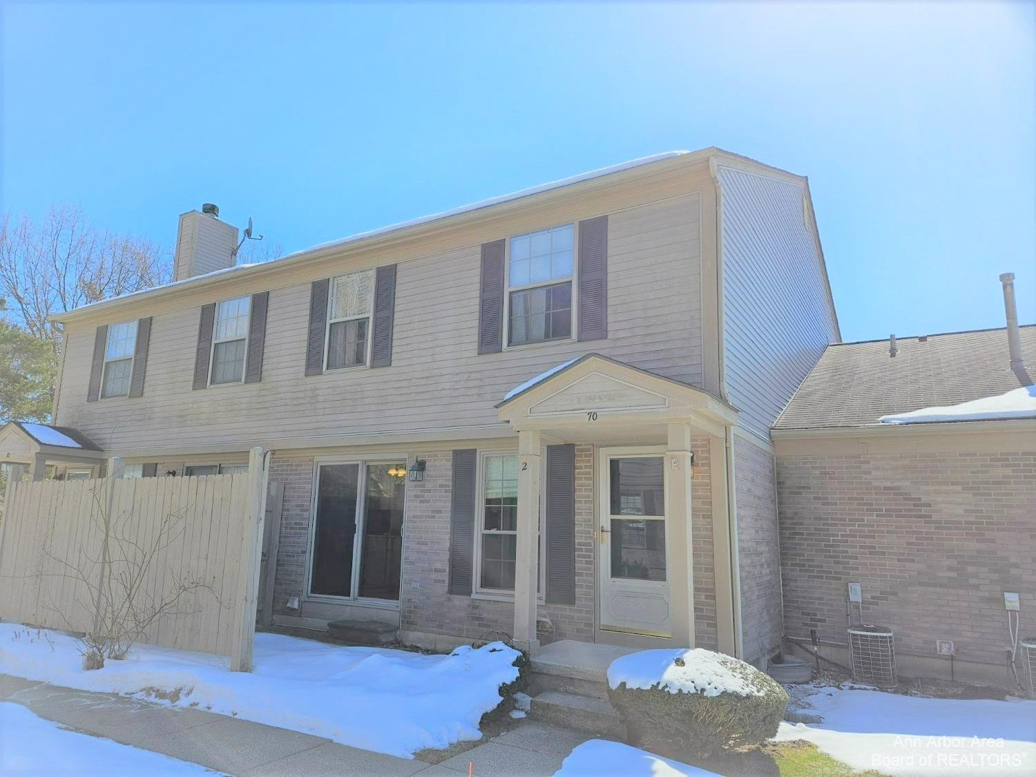 70 Pine Tree Ridge Waterford, MI 48327 - Photo 1 of 19 Photo 1